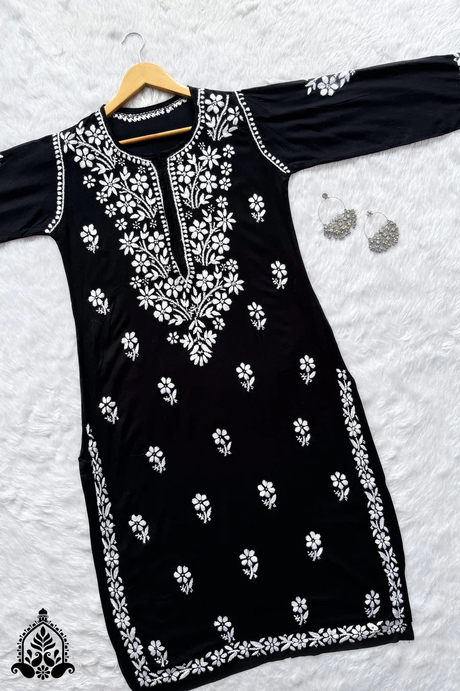 ANAM CHIKANKARI STRAIGHT KURTA