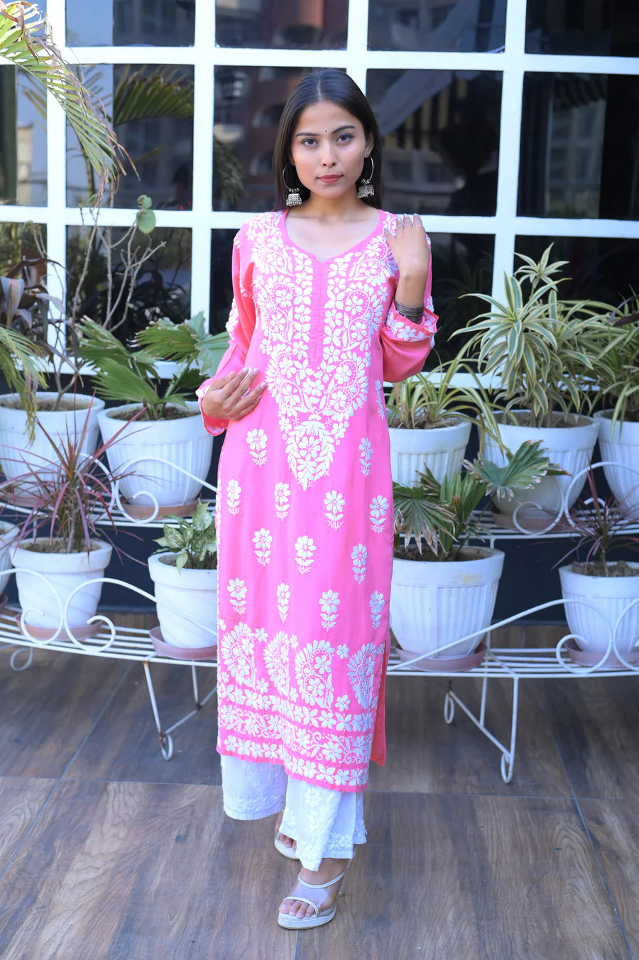 NAAZ CHIKANKARI PREMIUM MODAL STRAIGHT KURTA